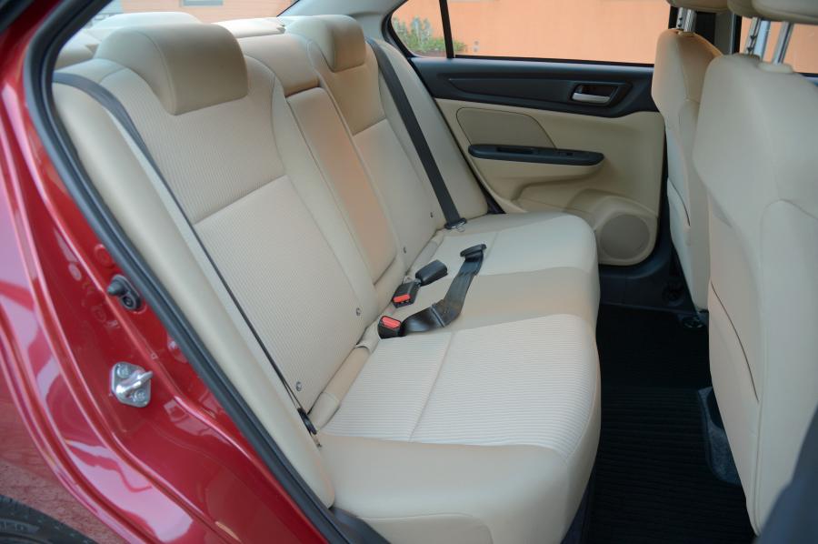 Интерьер Honda Amaze 2018 года  (ZA) (фото 22 из 27)